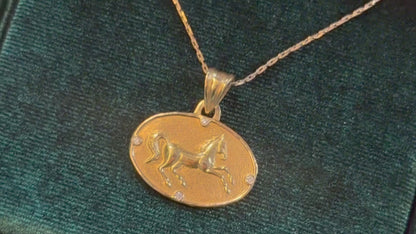 IL Cavallo Pendant (Gold)